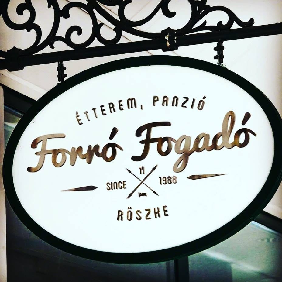Forró Fogadó tábla